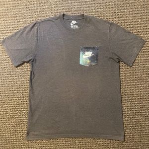 Nike Pocket T-Shirt (Men's Large)